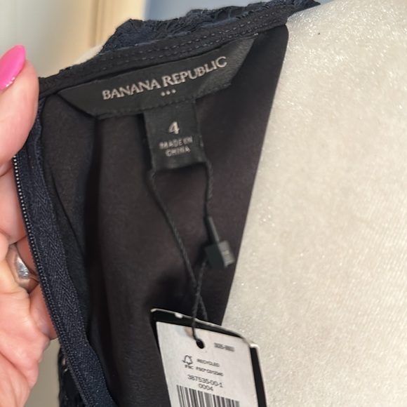 Ladies NWT size 4 navy dress by Banana Republic - Picture 4 of 5